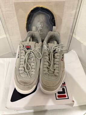 FILA Men's Light Gray Suede Low-Top Sneakers